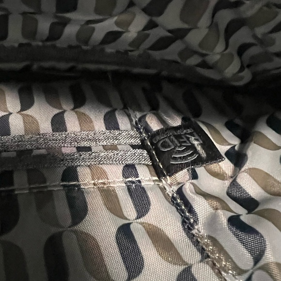 Lug Carousel XL RFID-Blocking Crossbody Bag - Picture 5 of 7